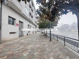 Local commercial  Rúa da alameda. Local comercial en pleno centro de verín (ourense), con fachad