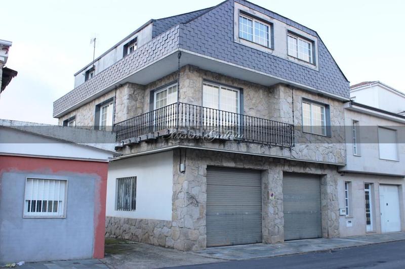 Foto 3856e1d3-692c-43a7-b10b-00a726c8d528. Casa amb aparcament a Riós