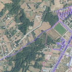Finca rústica a Verín. Superficie:     2.500 m2          
fachada: 28 metros aprox.
i