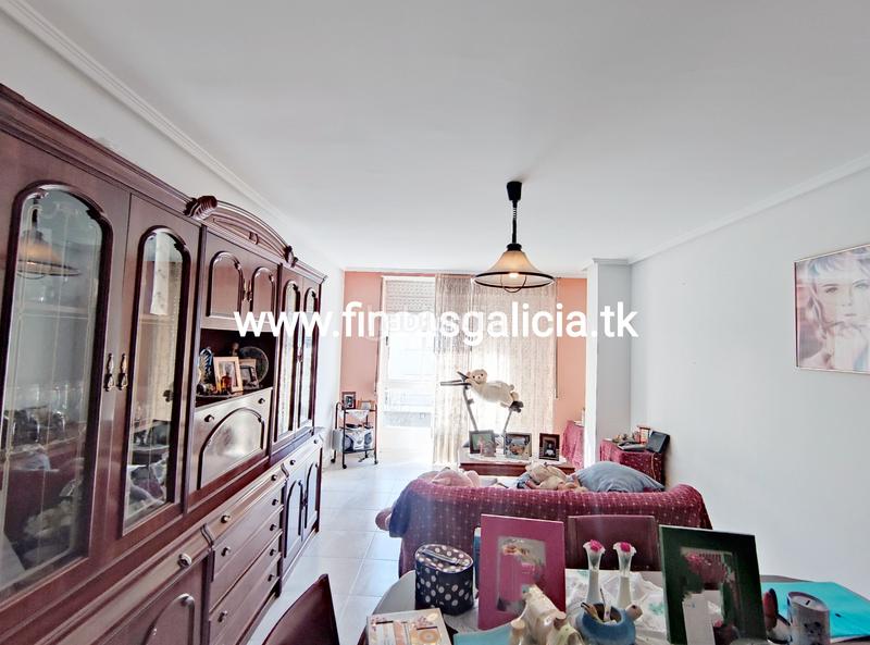 Foto 1cf54e80-14a6-4792-bdfd-dd20f57b3483. Piso ?? piso con garaje en la avda de laza, ..
???? soleado piso ubicado en avenida de laza. 
?? distribuido en un total de 4 do en Verín