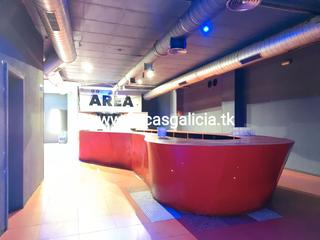 Local commercial  N/a. Local de negocio en venta o alquiler.

en zona centro de verín