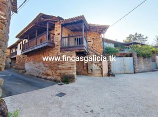 Casa a Castrelo do Val. En venta 

casa de piedra tipica ubicada en el entorno de cast