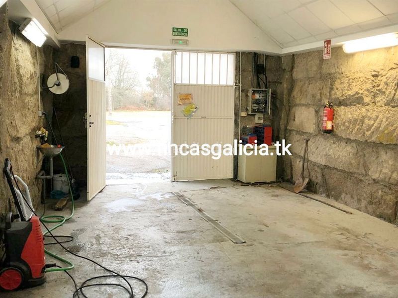 Foto 8fc5dd79-d889-4b4b-b68a-90996411b4cb. Local comercial amb calefacció a Gudiña (A)