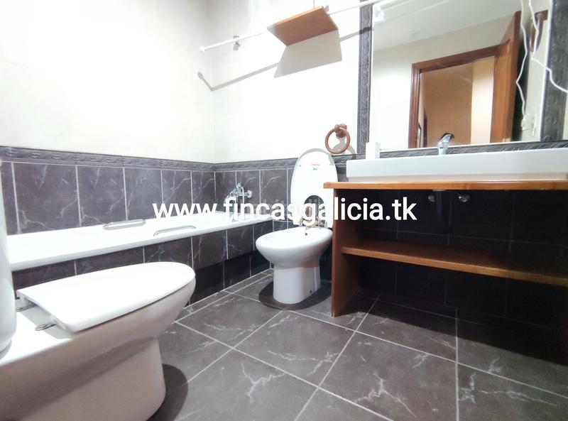 Foto 056e3297-77e8-4cc7-a956-c44996ba7e03. Dúplex amb aparcament a Verín