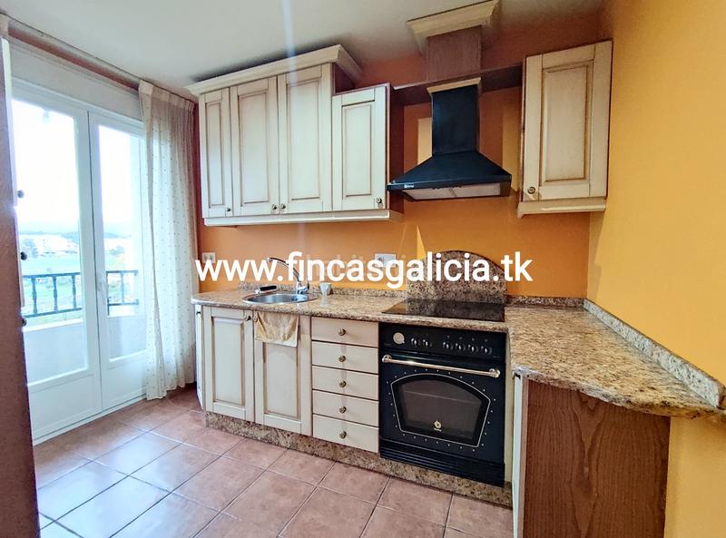 Foto c25fff2d-da5b-4387-89cb-2f0ba3535217. Dúplex amb aparcament a Verín