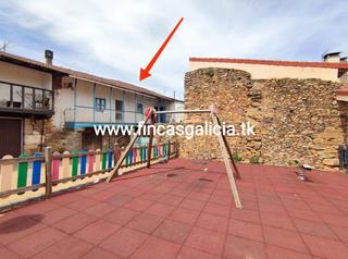 Masia a Verín. Casa con patio y terreno