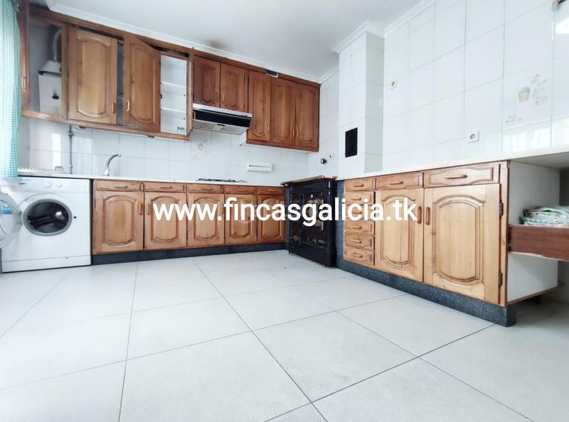 Foto 66140245-898c-4140-b9c9-d0caf99ae6f7. Casa amb aparcament a Riós