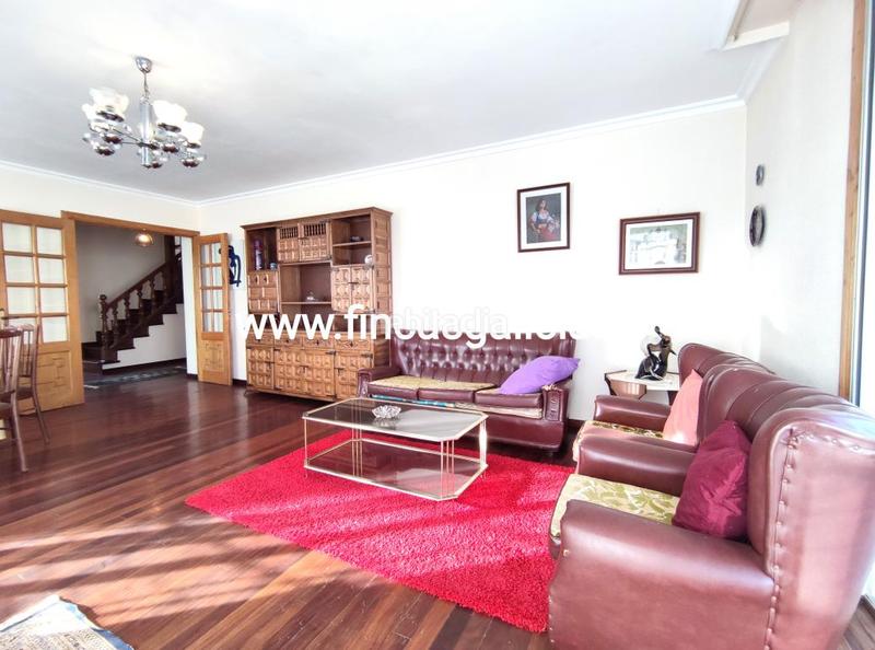 Foto f9b29c0a-ea56-4214-bbcf-604ddb2b594c. Casa amb aparcament a Riós