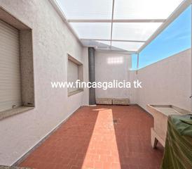Pis a Verín. Edificio con 2 pisos y local de hostelería