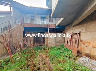 Casa a Monterrei. 2 casas con patio por tan solo 24.000 €