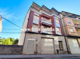 Édifice  Rúa de elle. Edificio en pleno centro de verín