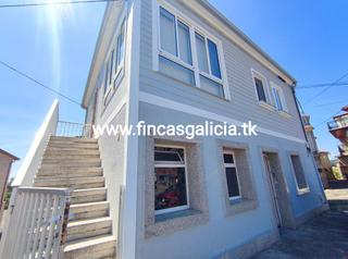 Casa a Sarreaus. Casa con 2 pisos independientes en sarreaus