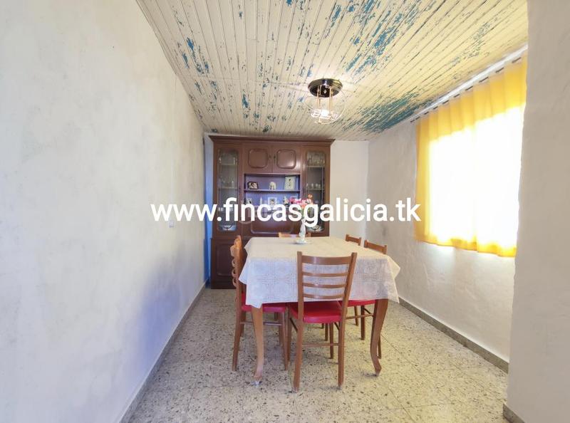 Foto 15b6793f-60a5-4c3e-959e-63ff31512a2c. Casa con parcheggio in Oímbra