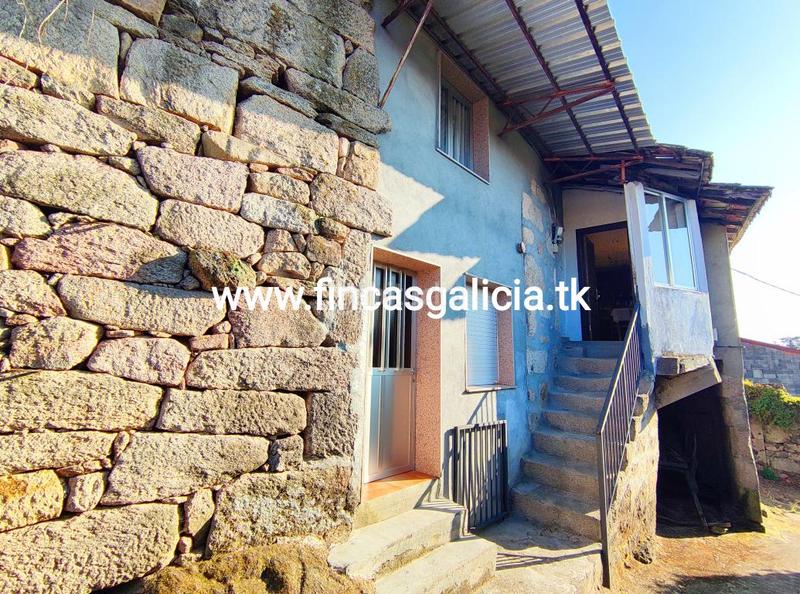 Foto a3134e59-b142-455c-aa3c-ecf5e8880661. Casa con parcheggio in Oímbra