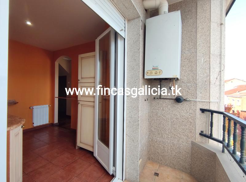Foto 4141ae3f-2205-4875-9e3c-e826c4f792d3. Dúplex amb calefacció aparcament a Verín