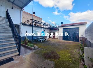 Casa aparellada a Verín. Casa cercana a verín