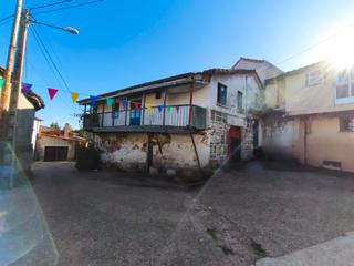 Masia a Vilardevós. Casa para reformar