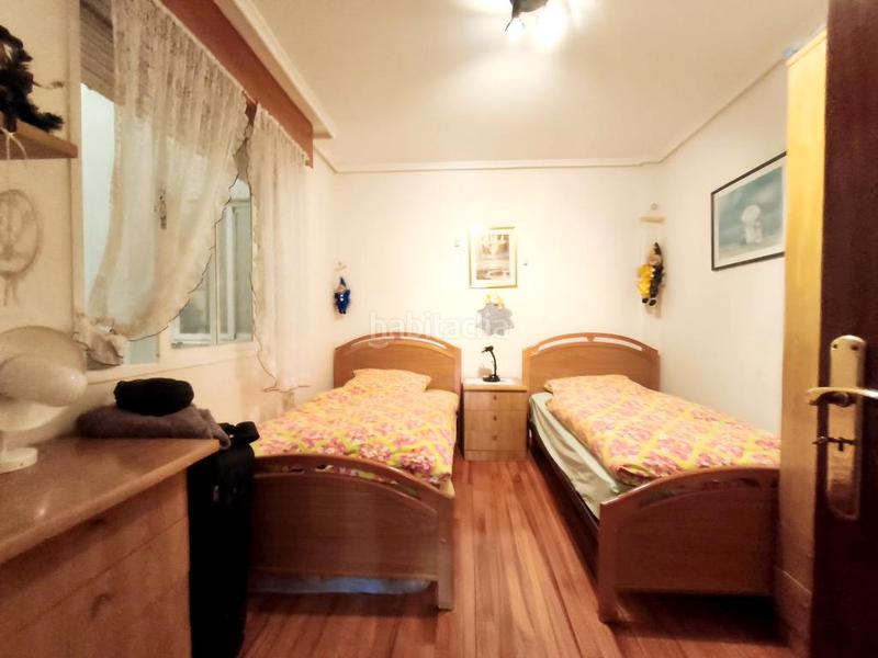 Foto f514c31e-5c0b-4b23-93f5-578b5d390924. Dachwohnung mit parking in Verín