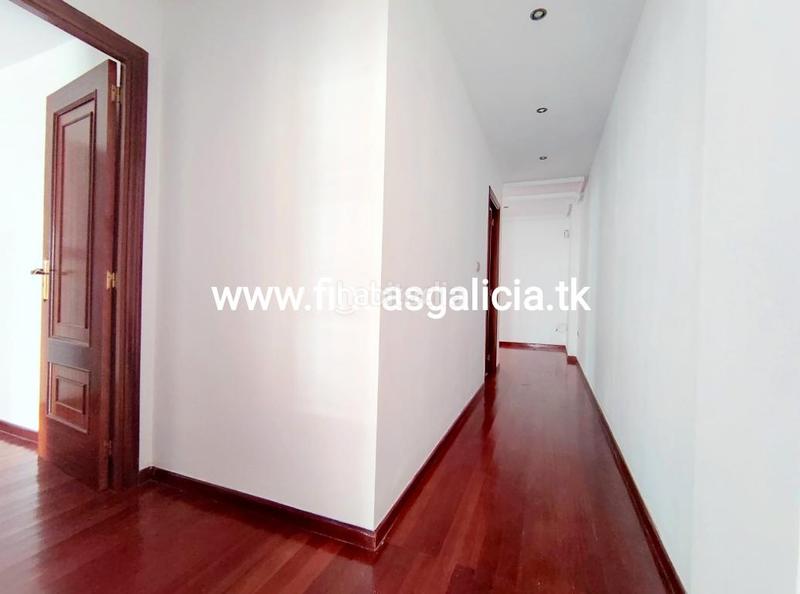 Foto c687d65d-56d3-4a9c-a2e4-67f210cfecc5. Piso  con garaje en venta en Verín