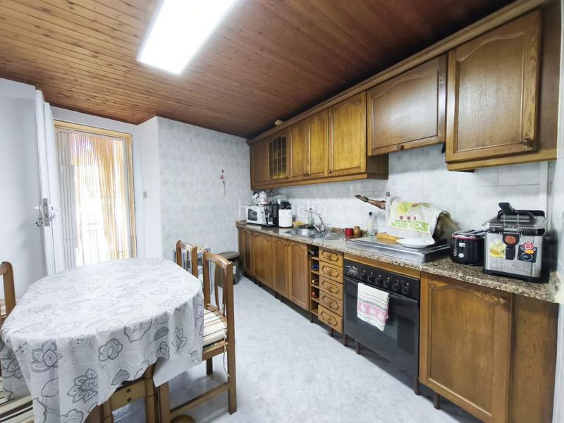 Foto 149dc741-5d11-45c2-afad-f98d81d6b59d. Casa amb aparcament a Verín