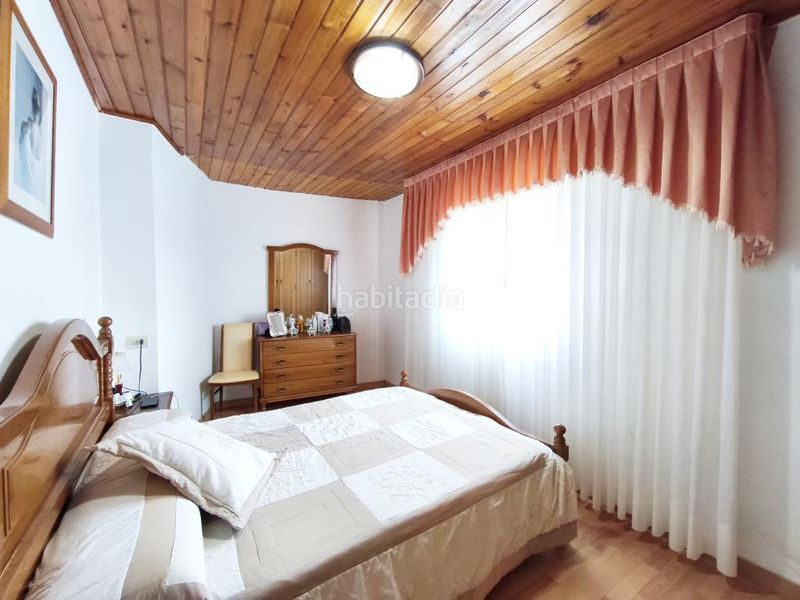 Foto a66e9fa0-74f5-47e2-83ce-96147f3acf21. Casa amb aparcament a Verín