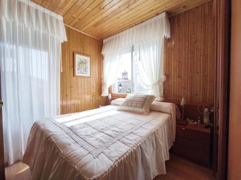 Foto ed1da098-f3d0-485c-9cc4-96647630fc2a. Casa amb aparcament a Verín