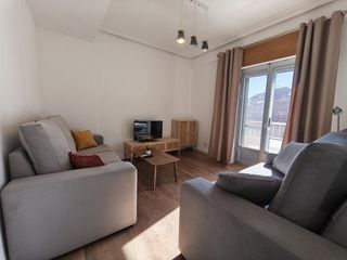 Etagenwohnung in Verín. Piso reformado en pleno centro