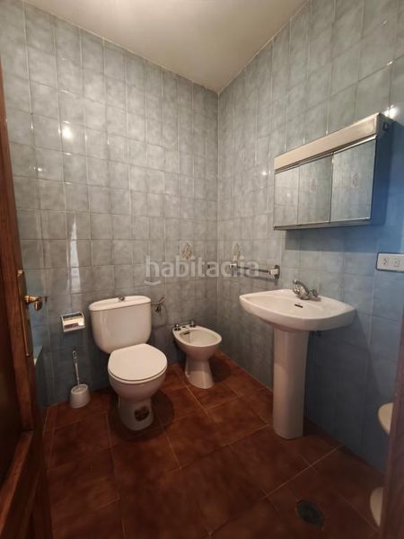 Foto 9bb467a5-dfd3-4c56-8c9c-f700508d90fe. Casa amb aparcament a Verín