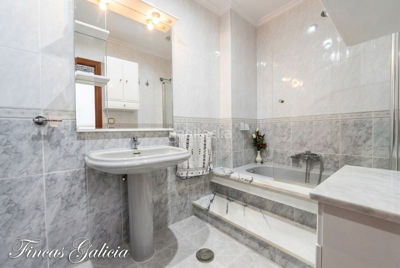 Foto 1b1291fc-7e80-465a-bd02-ba3524e0132f. Casa aparellada amb calefacció aparcament a Verín