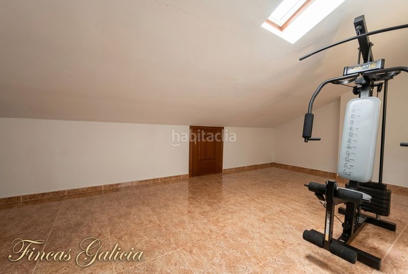Foto f373dac2-0bed-4e26-8505-28dfc32dc934. Casa aparellada amb calefacció aparcament a Verín