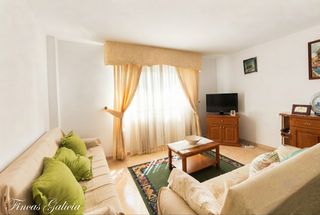 Appartamento in Verín. Piso con garaje