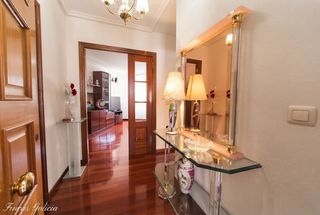 Appartement à Verín. Piso con terraza y garaje cerrado