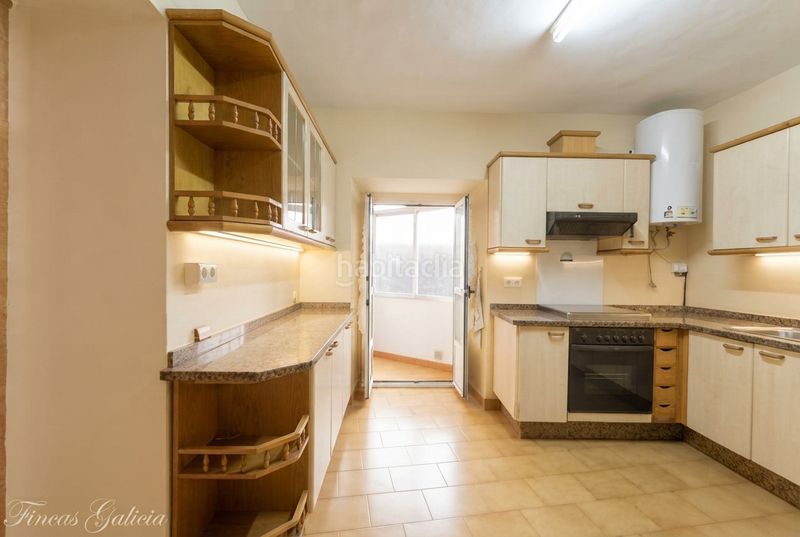 Foto 05b19144-080e-4524-a4d8-29a9bd0a2814. Casa amb aparcament a Verín