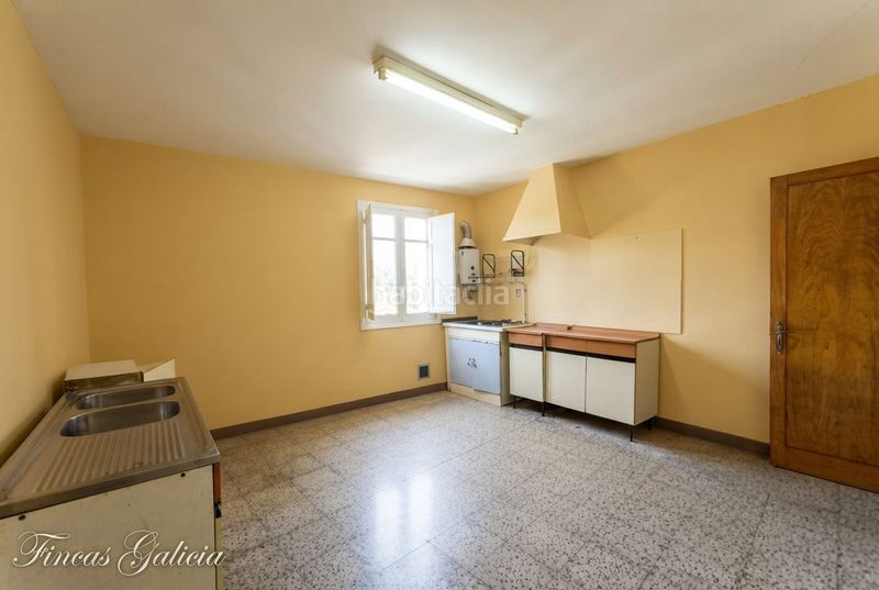 Foto 7cfb00d9-86a6-4dcc-b9ab-5e79749d01d6. Casa amb aparcament a Verín
