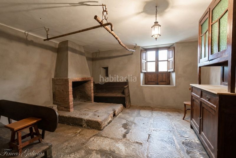 Foto fc8d0105-2fec-42c5-aa46-ab2a25812e57. Casa amb aparcament a Verín