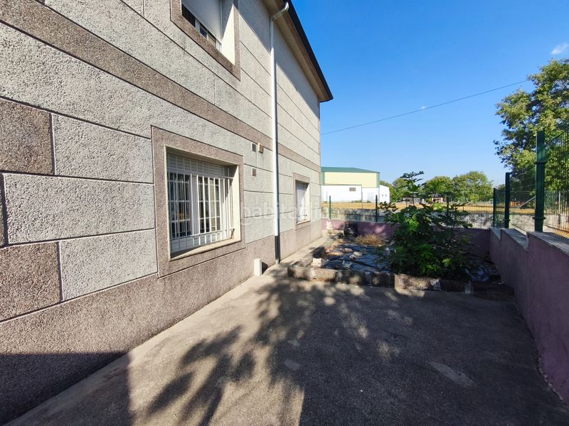Foto f4a0b4e1-c46b-4ae2-9638-b1c139a6c776. Casa  en venta a 4 km de a gudiña, con terreno y cerca de la a-52 en Gudiña (A)