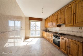 Appartement  Rúa espido. ??? ¡piso amplio con ascensor, 2 garajes y 2 trasteros en verín!