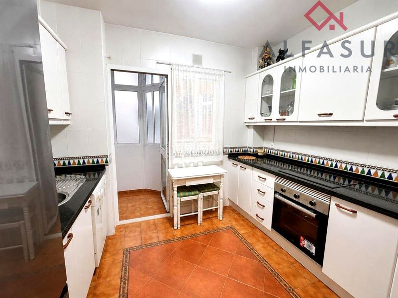 Foto 7db5a5d9-e68c-4fd7-a946-8d48ef0db9bd. Rent flat with parking in Gibralfaro Málaga