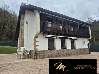 Xalet a Berango. Berango. zona larrañazubi. chalet individual de 2 plantas, estil