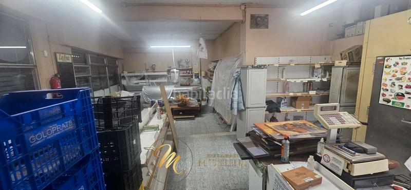 Foto e80ed164-23de-4a0e-baf0-c952412c5d1c. Alquiler local comercial zona malakate,local comercial con tres fachadas al exterior. en Getxo