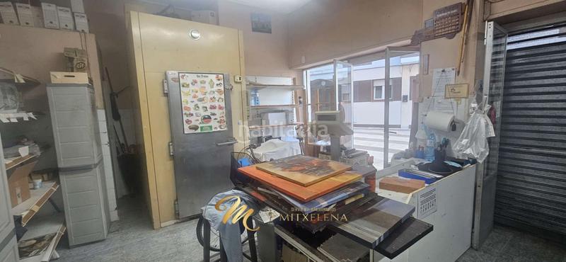 Foto fa4b49c5-36b2-4bd7-9a58-2b75cb5fefee. Alquiler local comercial zona malakate,local comercial con tres fachadas al exterior. en Getxo