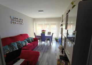 Pis a Alonsotegi. Alonsotegui. a 50m de la estación del tren de cercanías. viviend