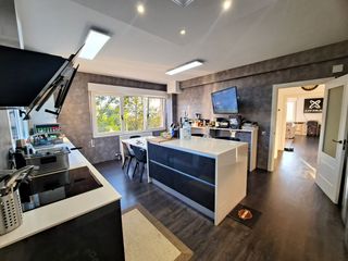 Chalet in Barrika. Barrikazona arriaga. amplio chalet individual reformado en parce