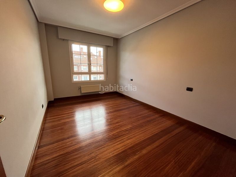 Foto f52d8f54-5857-45b8-b2f8-45acdc8b72c7. Rent flat with heating parking in Artatza-Pinueta-Pinosolo Leioa