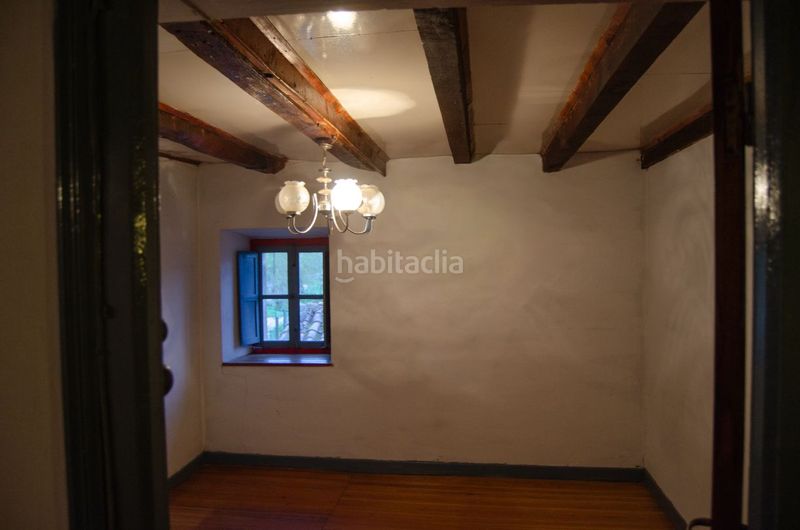 Foto 4592c8db-1e80-4a42-803d-367bf6b79f2a. Masia amb aparcament a Zeanuri
