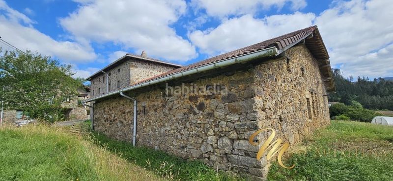 Foto 9b08f282-59c1-4bea-a146-9a331391611c. Masia amb aparcament a Zeanuri