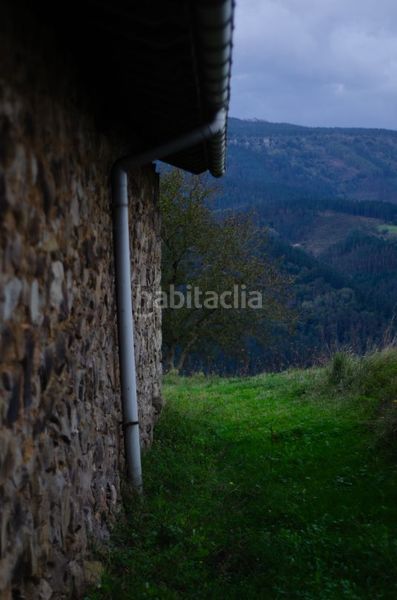 Foto b2b30b0e-5830-4cd5-8a04-352e9ce4a5b8. Masia amb aparcament a Zeanuri