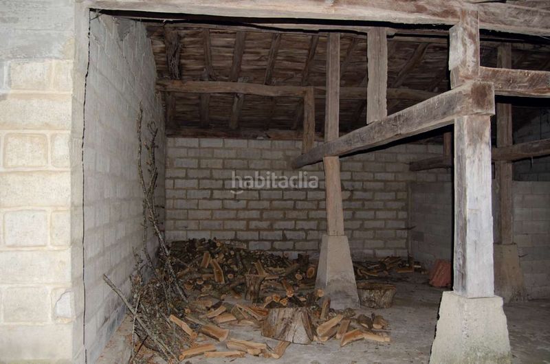 Foto f0f69c38-eb27-451f-bbac-e3cf0e20de10. Masia amb aparcament a Zeanuri