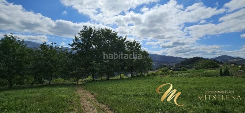 Foto f46f354a-6b37-4f34-b850-7a3a7c8243df. Masia amb aparcament a Zeanuri