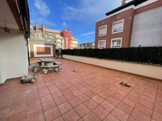 Lloguer Pis a Sopela. Inmobiliaria mitxelena alquila bajo con terraza en sopela.